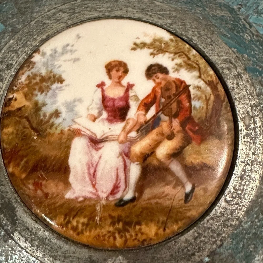 ANTIQUE VASELINE URANIUM GLASS powder puff bowl inside a tin lidded container - Picture 16 of 16